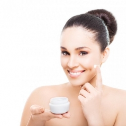 NHỮNG LỢI ÍCH CỦA VIỆC DƯỠNG ẨM CHO DA